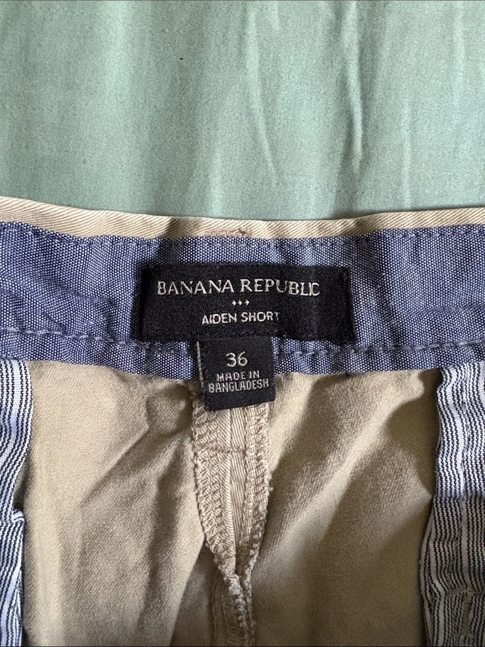 Banana Republic Men’s Tan Flat-Front Shorts